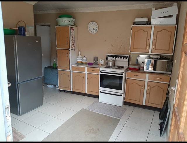 2 BEDROOM HOUSE FOR SALE IN ZONKIZIZWE